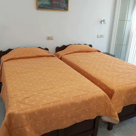 Gerekos And Apartamento Agios Georgios (Corfu)